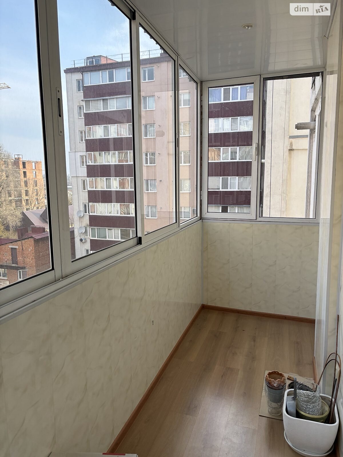 Продажа трехкомнатной квартиры в Черновцах, на ул. Главная, фото 1 Продажа трехкомнатной квартиры в Черновцах, на ул. Главная, фото 1