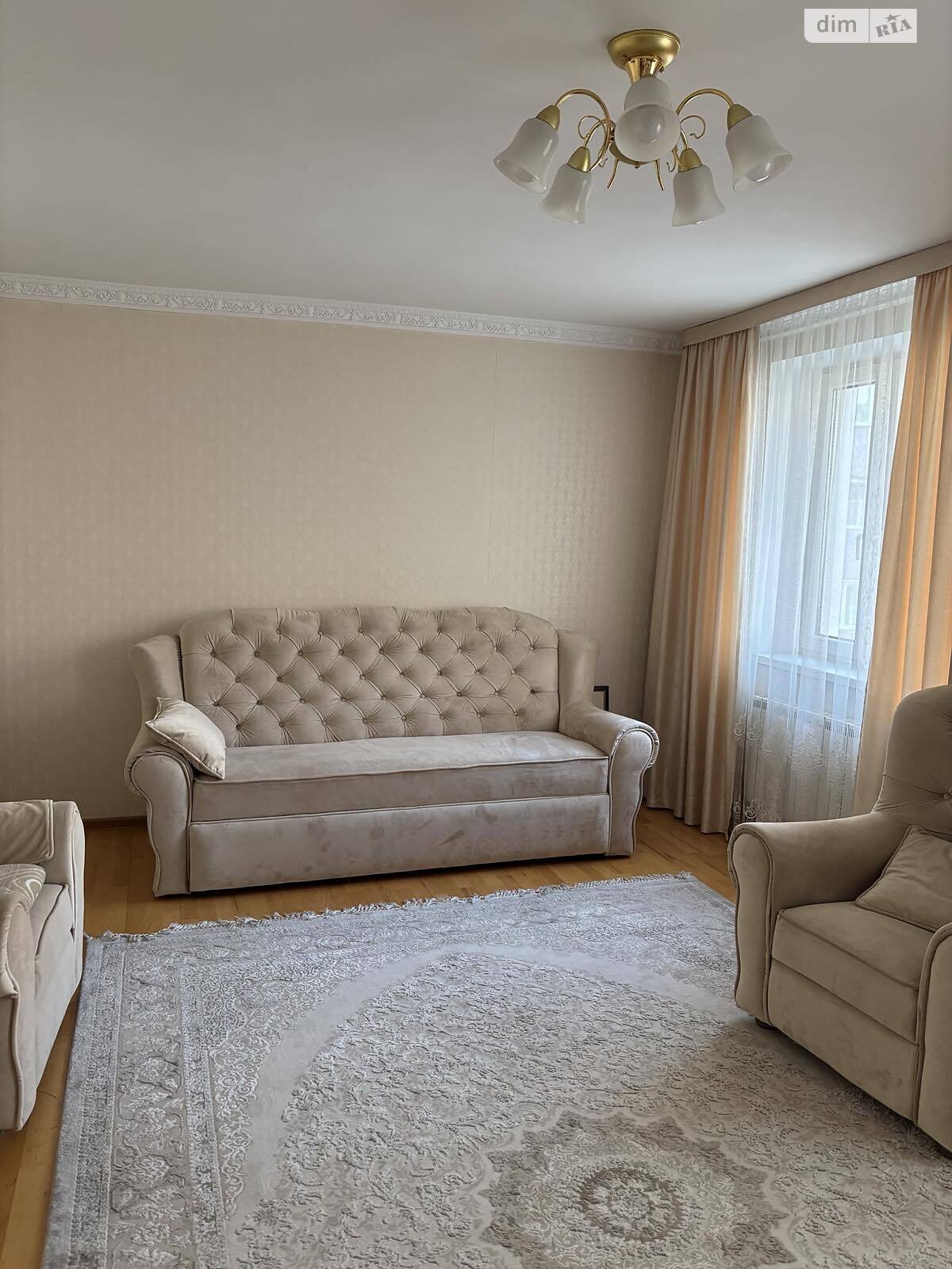 Продажа трехкомнатной квартиры в Черновцах, на ул. Главная, фото 1 Продажа трехкомнатной квартиры в Черновцах, на ул. Главная, фото 1
