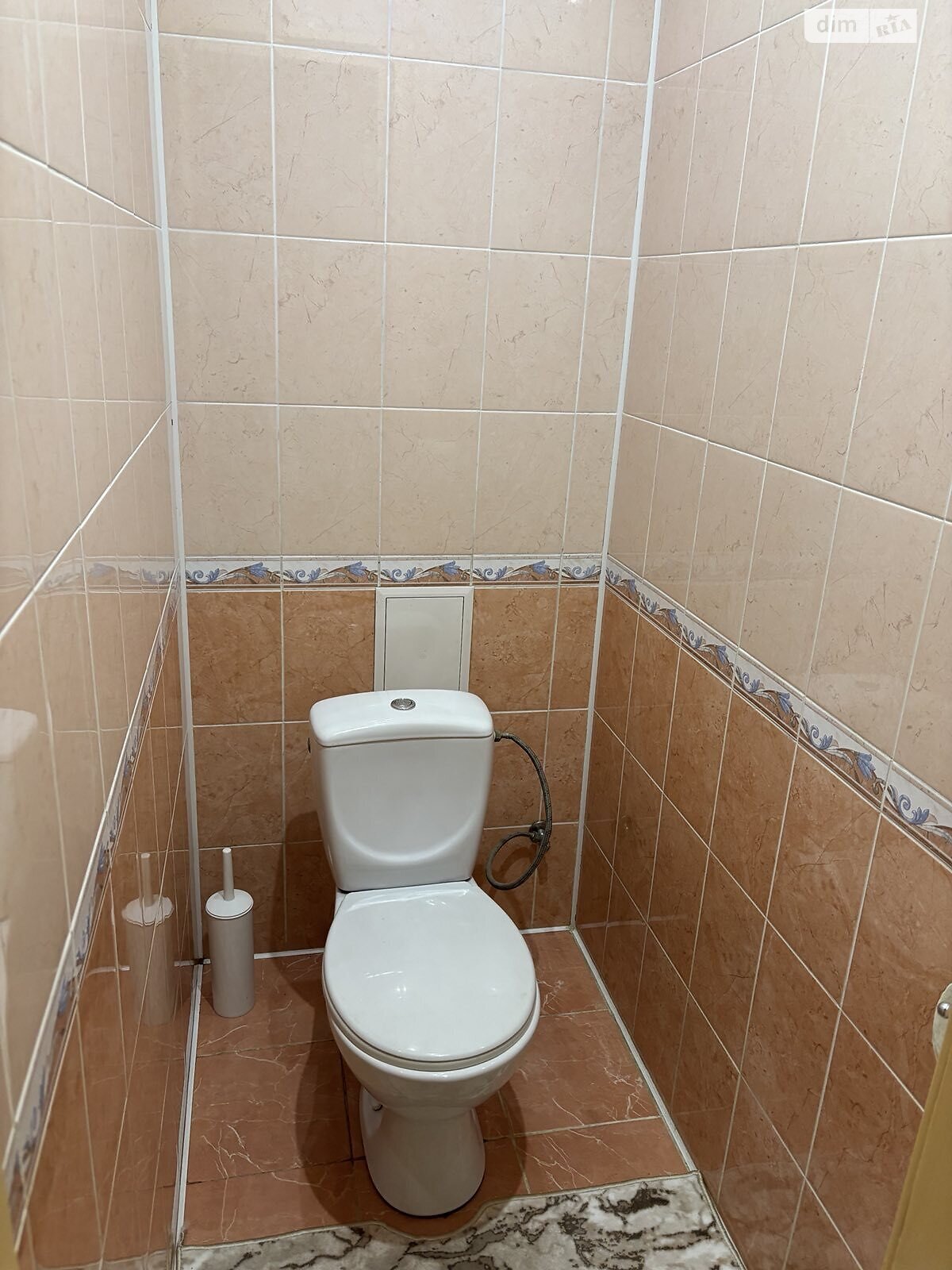 Продажа трехкомнатной квартиры в Черновцах, на ул. Главная, фото 1 Продажа трехкомнатной квартиры в Черновцах, на ул. Главная, фото 1