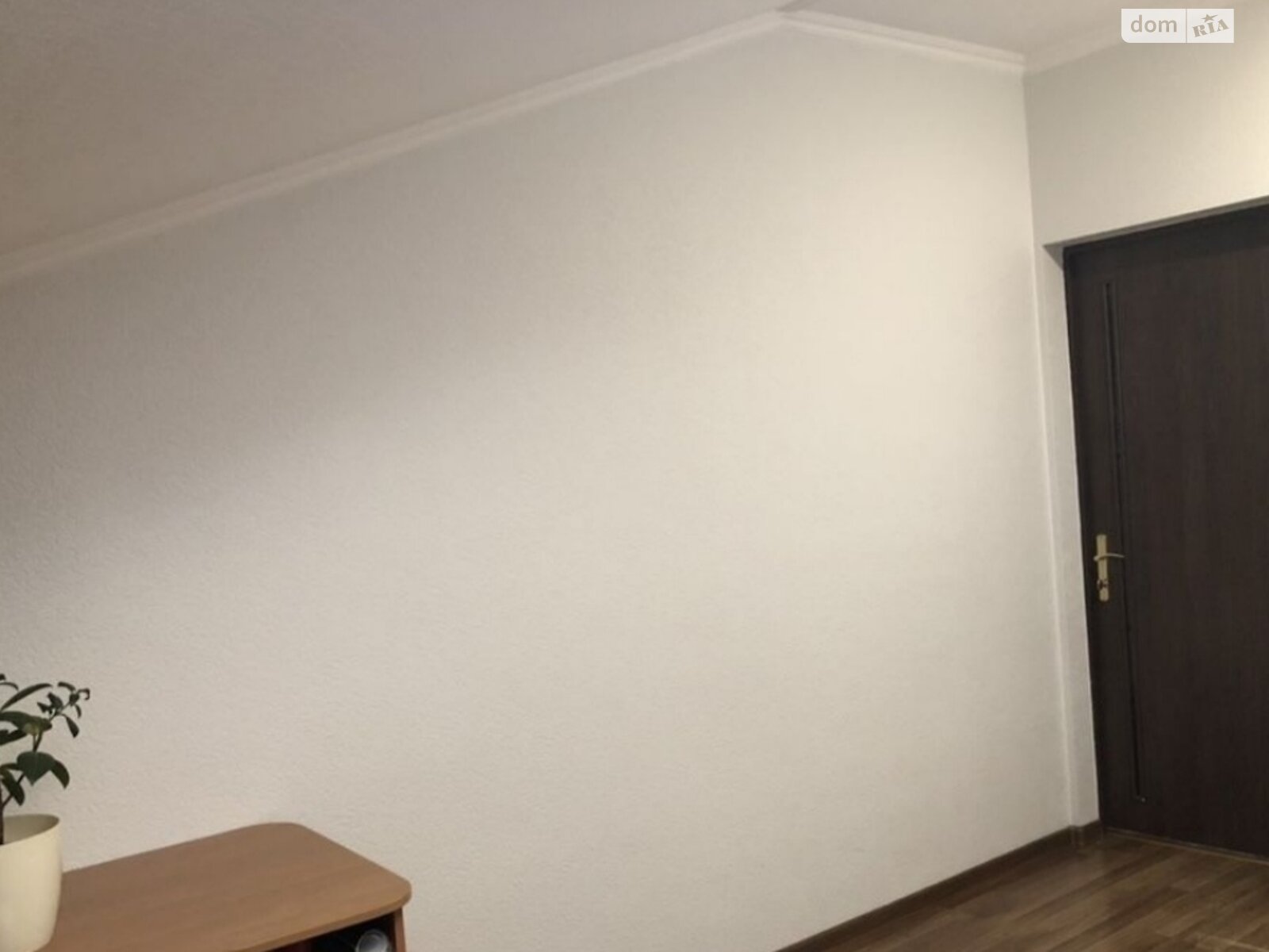 Продаж трикімнатної квартири в Чернівцях, на вул. Головна, фото 1 Продаж трикімнатної квартири в Чернівцях, на вул. Головна, фото 1