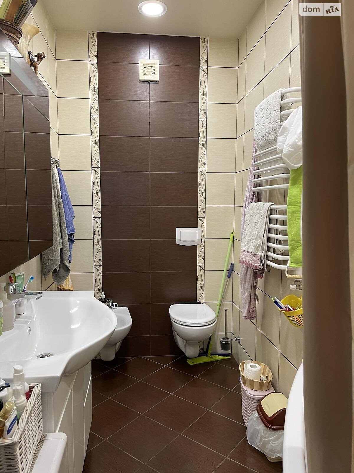Продажа трехкомнатной квартиры в Черновцах, на ул. Главная, фото 1 Продажа трехкомнатной квартиры в Черновцах, на ул. Главная, фото 1