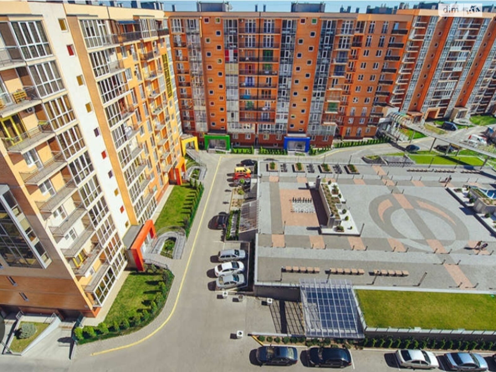Продажа трехкомнатной квартиры в Черновцах, на ул. Воробкевича Сидора, фото 1 Продажа трехкомнатной квартиры в Черновцах, на ул. Воробкевича Сидора, фото 1