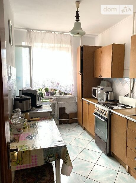 Продажа четырехкомнатной квартиры в Черновцах, на Руська вул. район Гравитон фото 1