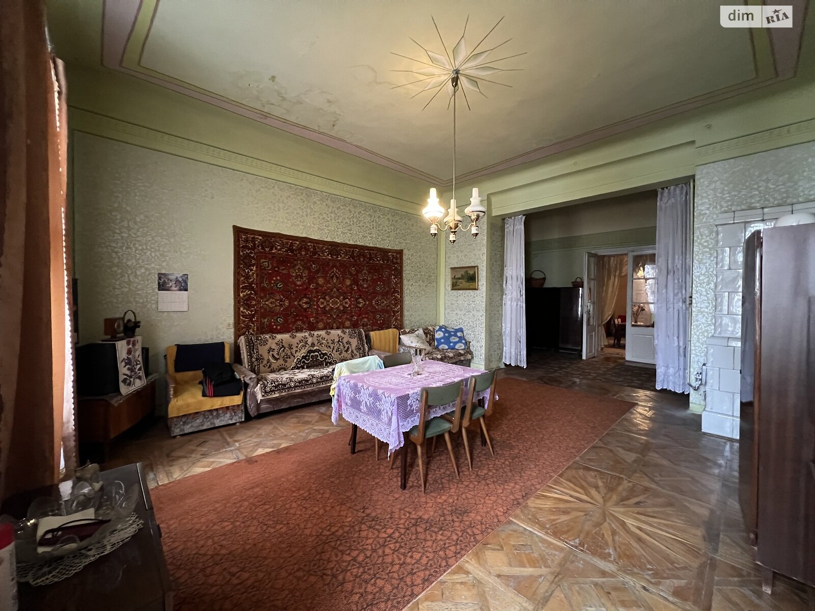 Продаж двокімнатної квартири в Чернівцях, на вул. Кобилянська 25, фото 1 Продаж двокімнатної квартири в Чернівцях, на вул. Кобилянська 25, фото 1