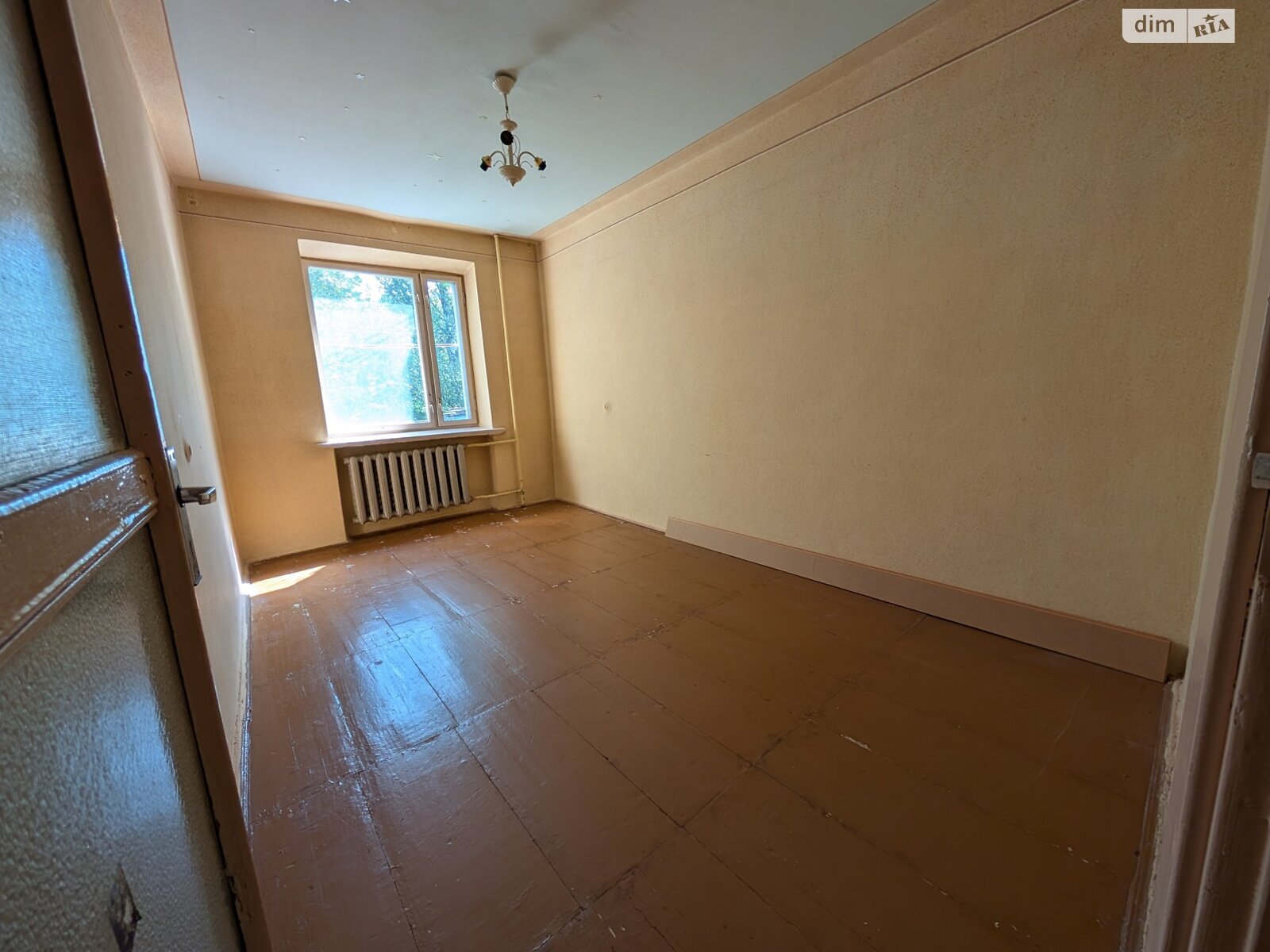 Продажа трехкомнатной квартиры в Черновцах, на ул. Героев Майдана 97, район Комарова-Красноармейская фото 1 Продажа трехкомнатной квартиры в Черновцах, на ул. Героев Майдана 97, район Комарова-Красноармейская фото 1