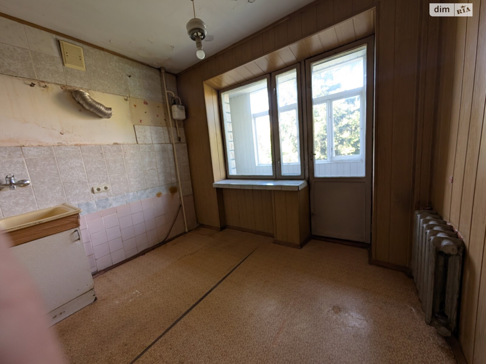 Продажа трехкомнатной квартиры в Черновцах, на ул. Героев Майдана 97, район Комарова-Красноармейская фото 1 Продажа трехкомнатной квартиры в Черновцах, на ул. Героев Майдана 97, район Комарова-Красноармейская фото 1