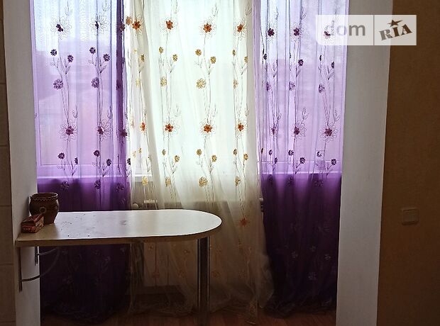 Продаж чотирикімнатної квартири в Чернівцях на вул. Комарова Володимира район Комарова-Красноармійська фото 1 Продаж чотирикімнатної квартири в Чернівцях на вул. Комарова Володимира район Комарова-Красноармійська фото 1