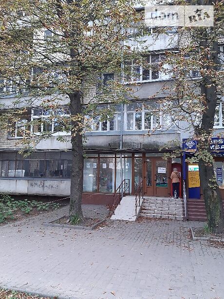 Продаж трикімнатної квартири в Чернівцях на вул. Комарова Володимира район Комарова-Красноармійська фото 1 Продаж трикімнатної квартири в Чернівцях на вул. Комарова Володимира район Комарова-Красноармійська фото 1