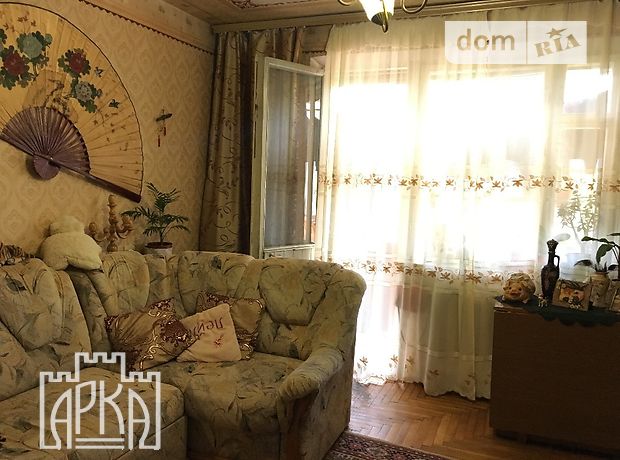 Продажа трехкомнатной квартиры в Черновцах, на вул.Комарова район Комарова-Красноармейская фото 1 Продажа трехкомнатной квартиры в Черновцах, на вул.Комарова район Комарова-Красноармейская фото 1