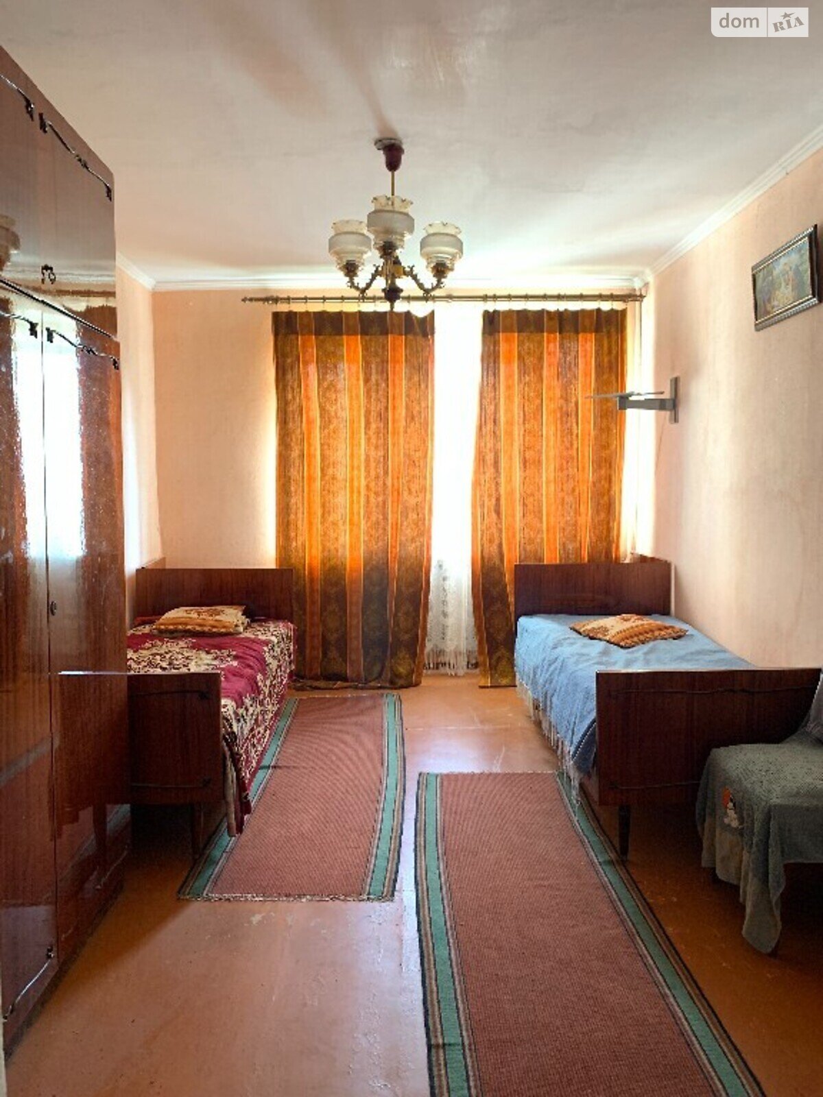 Продажа трехкомнатной квартиры в Черновцах, на р-н 11 школи, район Комарова-Красноармейская фото 1