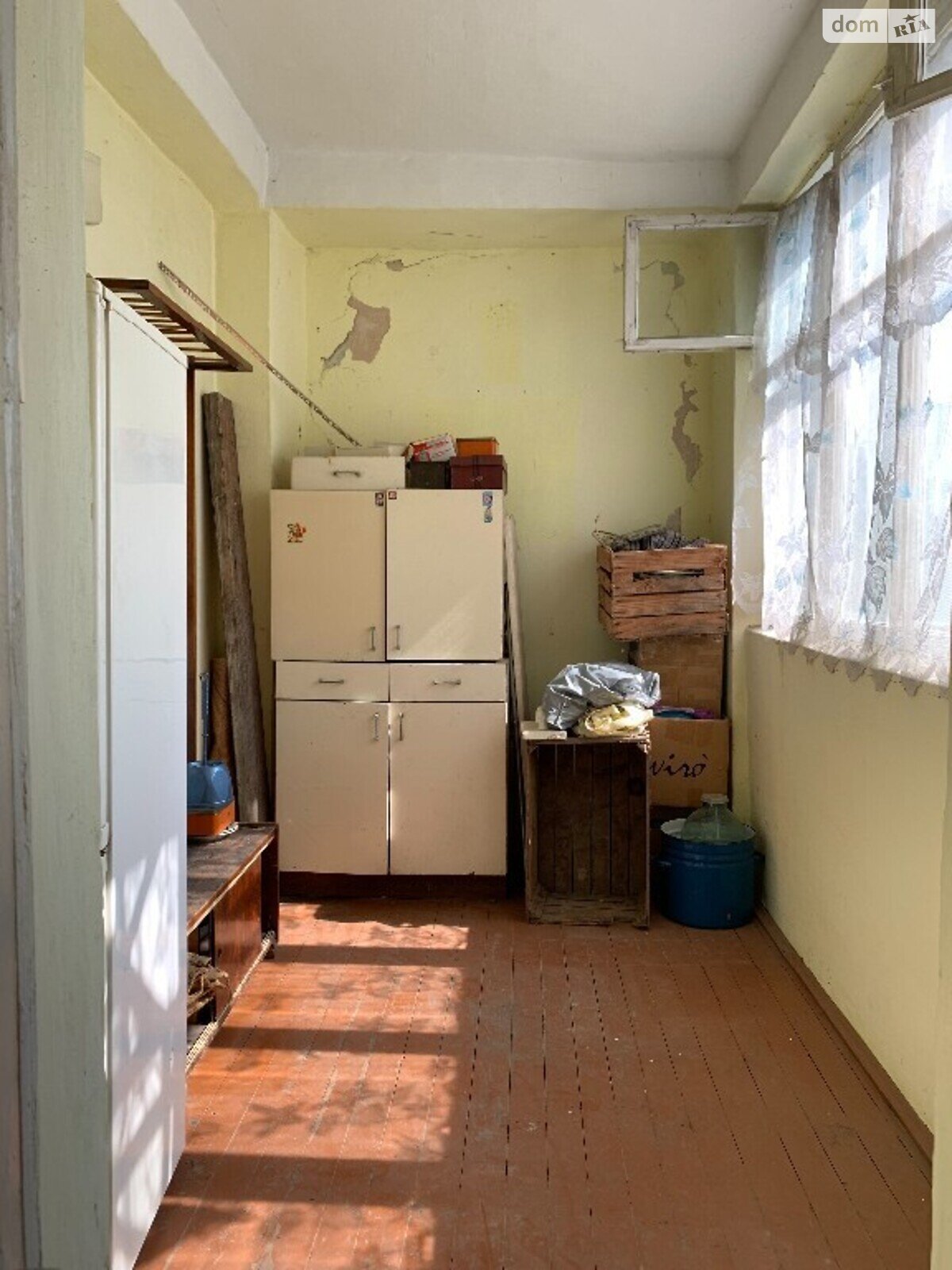 Продажа трехкомнатной квартиры в Черновцах, на р-н 11 школи, район Комарова-Красноармейская фото 1