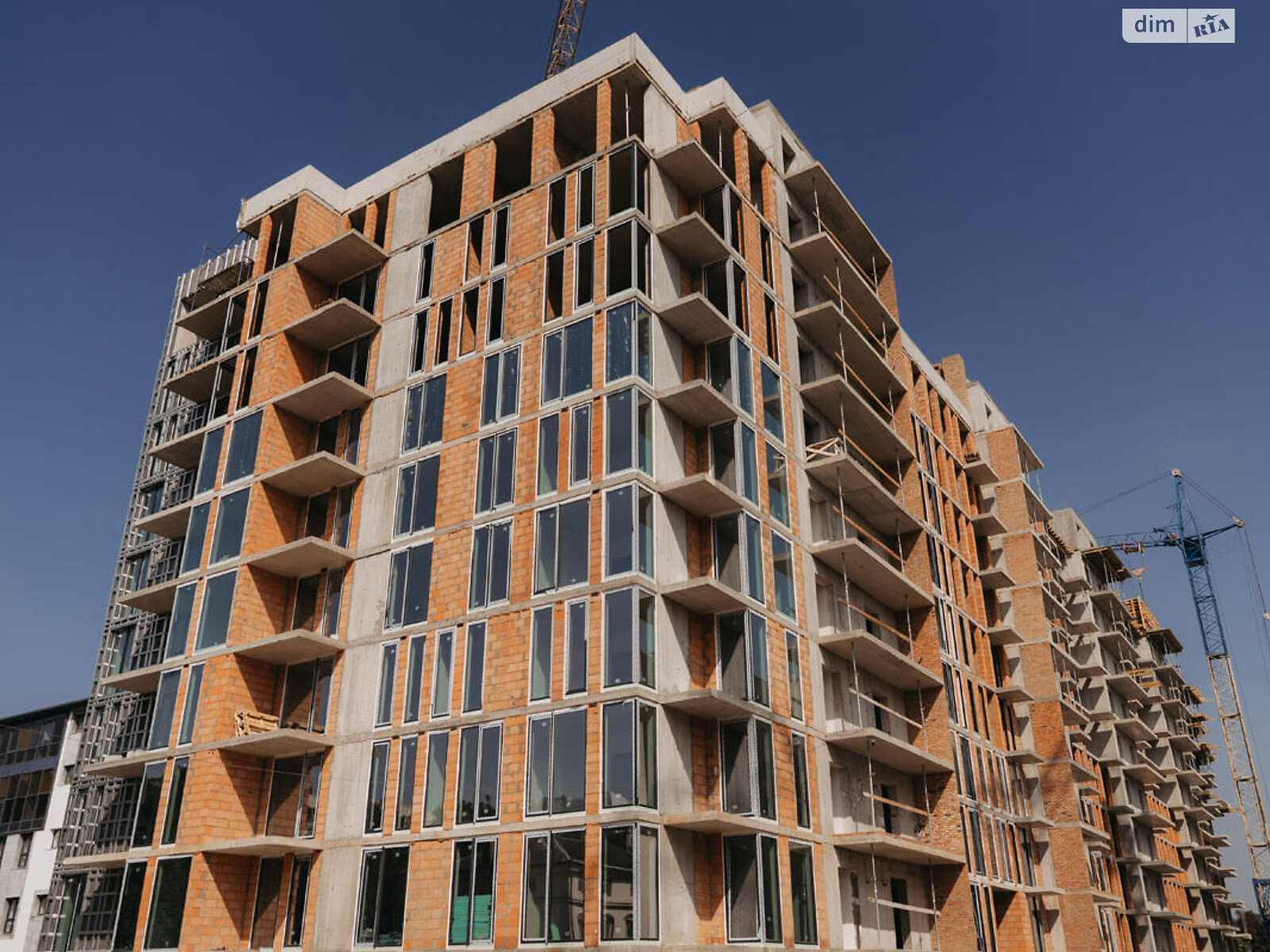 Продажа трехкомнатной квартиры в Черновцах, на ул. Олексы Алмазова 4, фото 1 Продажа трехкомнатной квартиры в Черновцах, на ул. Олексы Алмазова 4, фото 1