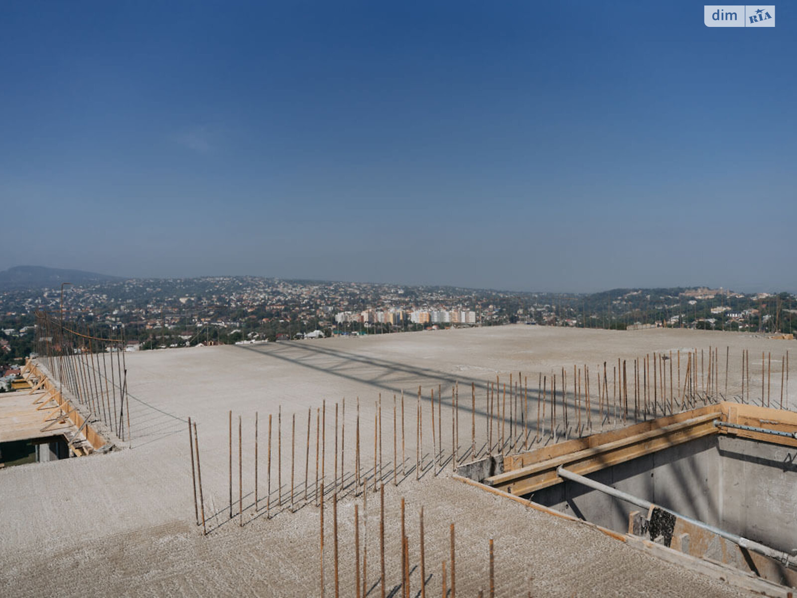 Продажа трехкомнатной квартиры в Черновцах, на ул. Олексы Алмазова 4, фото 1 Продажа трехкомнатной квартиры в Черновцах, на ул. Олексы Алмазова 4, фото 1