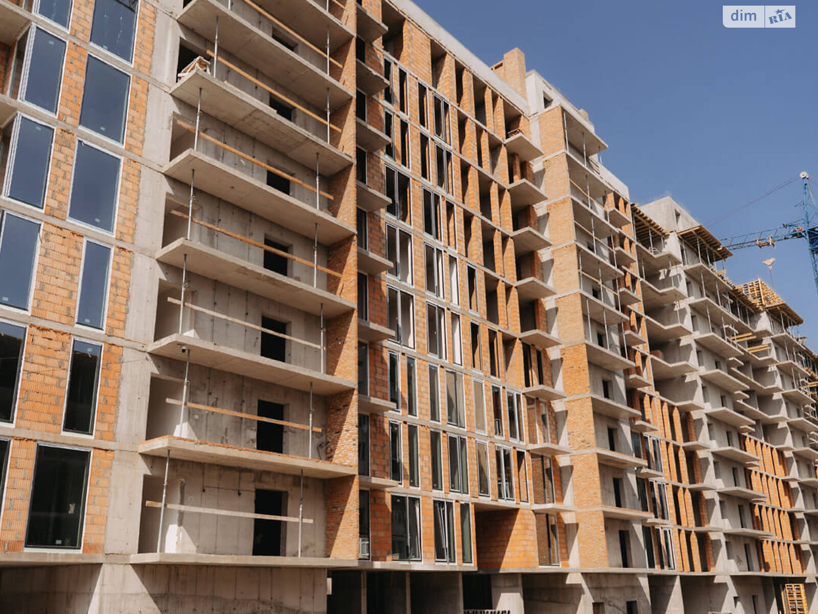 Продажа трехкомнатной квартиры в Черновцах, на ул. Олексы Алмазова 4, фото 1 Продажа трехкомнатной квартиры в Черновцах, на ул. Олексы Алмазова 4, фото 1