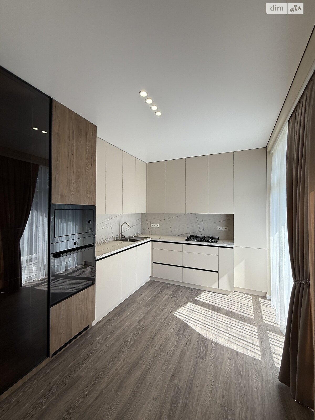 Продаж однокімнатної квартири в Чернівцях, на вул. Лева Когута 18, фото 1