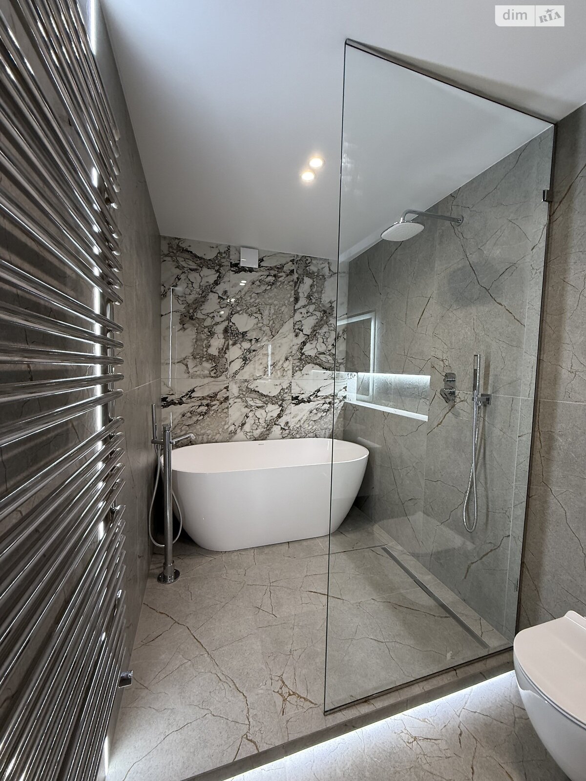 Продаж однокімнатної квартири в Чернівцях, на вул. Лева Когута 18, фото 1