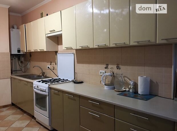 Продаж трикімнатної квартири в Чернівцях на вул. Миру 7 район Аеропорт фото 1 Продаж трикімнатної квартири в Чернівцях на вул. Миру 7 район Аеропорт фото 1