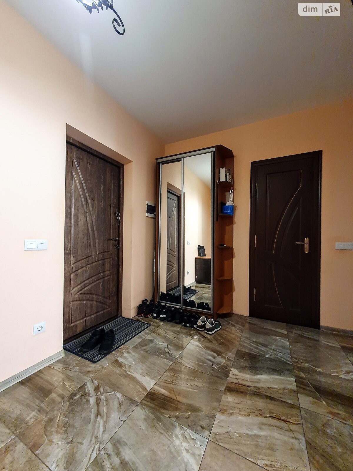 Продажа двухкомнатной квартиры в Черновцах, на ул. Черноморская 4А, район Парковая зона фото 1