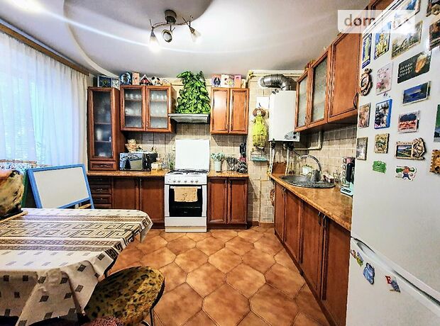 Продаж двокімнатної квартири в Чернівцях на пров. Шпитальний район Паркова зона фото 1