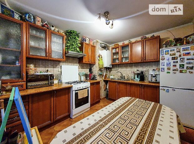 Продаж двокімнатної квартири в Чернівцях на пров. Шпитальний район Паркова зона фото 1 Продаж двокімнатної квартири в Чернівцях на пров. Шпитальний район Паркова зона фото 1