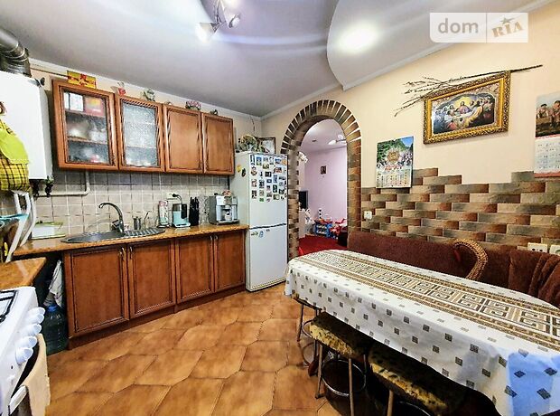 Продаж двокімнатної квартири в Чернівцях на пров. Шпитальний район Паркова зона фото 1 Продаж двокімнатної квартири в Чернівцях на пров. Шпитальний район Паркова зона фото 1