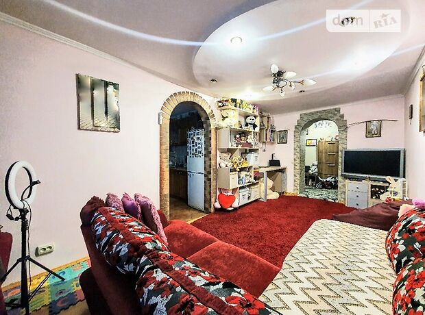 Продаж двокімнатної квартири в Чернівцях на пров. Шпитальний район Паркова зона фото 1 Продаж двокімнатної квартири в Чернівцях на пров. Шпитальний район Паркова зона фото 1