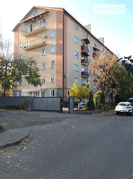 Продажа трехкомнатной квартиры в Черновцах, на пер. Госпитальный 2 район Парковая зона фото 1 Продажа трехкомнатной квартиры в Черновцах, на пер. Госпитальный 2 район Парковая зона фото 1
