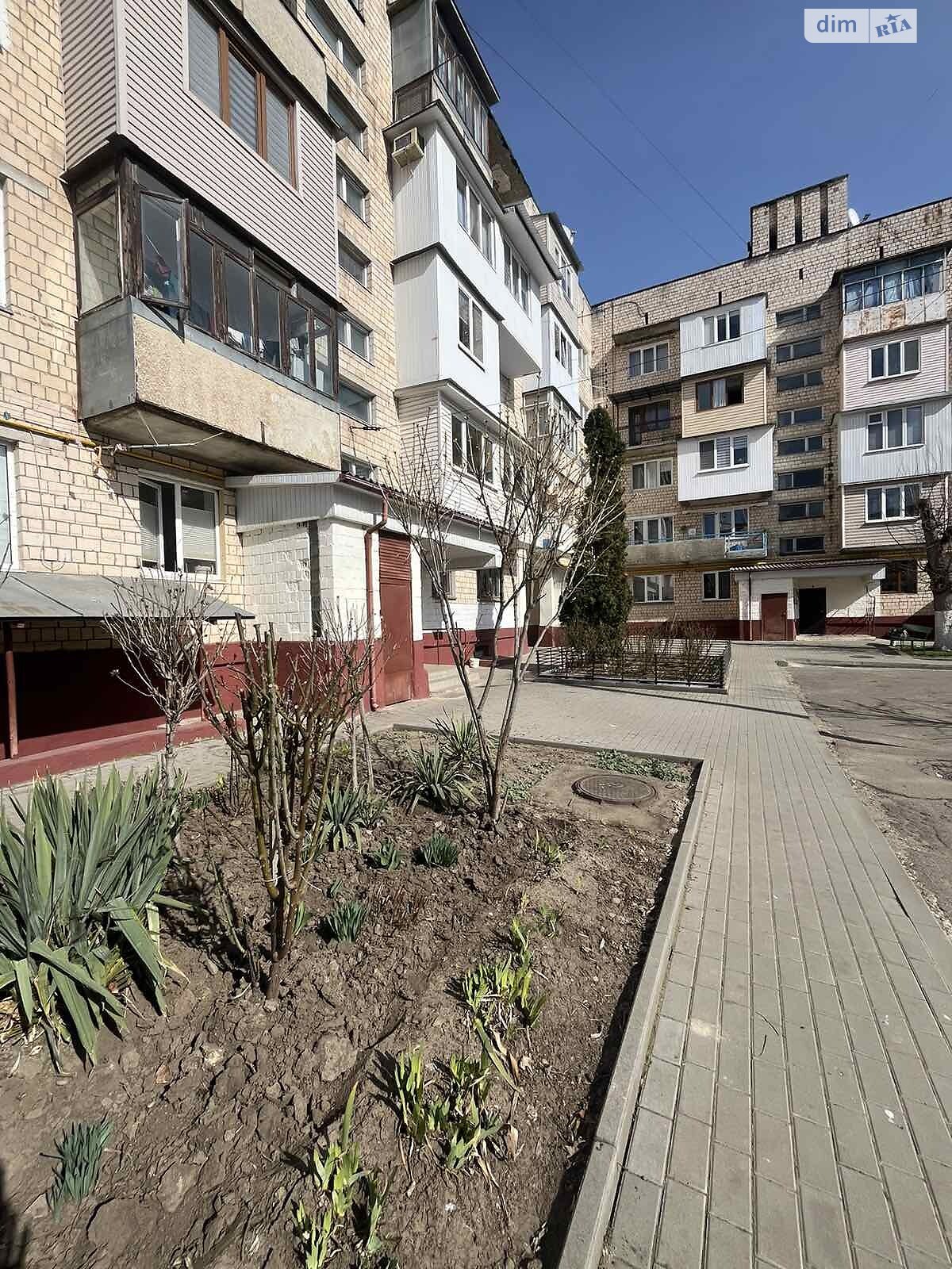 Продажа трехкомнатной квартиры в Черновцах, на ул. Сергея Скальда 31АБ, район Парковая зона фото 1
