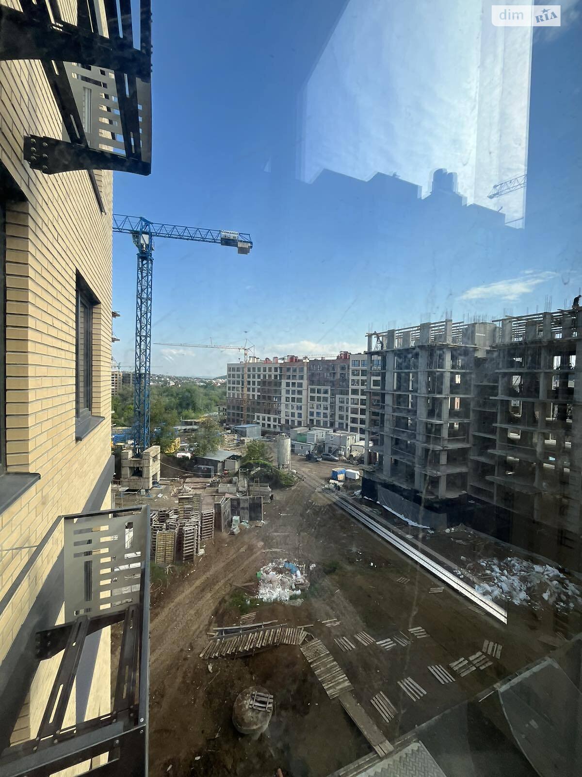Продажа трехкомнатной квартиры в Черновцах, на бул. Буковинского вече 4, район Первомайский фото 1 Продажа трехкомнатной квартиры в Черновцах, на бул. Буковинского вече 4, район Первомайский фото 1