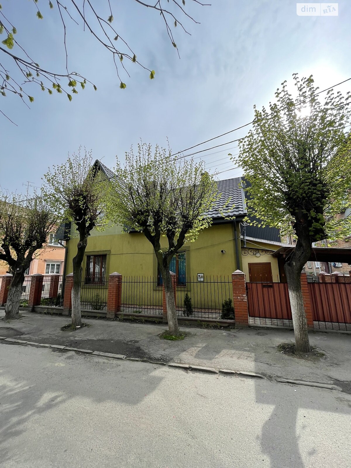 Продажа трехкомнатной квартиры в Черновцах, на ул. Чехова Антона, район Первомайский фото 1 Продажа трехкомнатной квартиры в Черновцах, на ул. Чехова Антона, район Первомайский фото 1