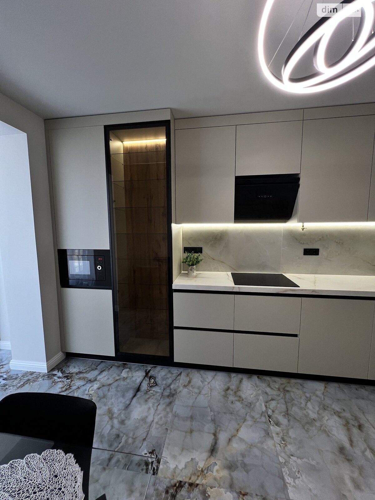 Продажа двухкомнатной квартиры в Черновцах, на ул. Черновола Вячеслава 1 корпус 5, район Первомайский фото 1 Продажа двухкомнатной квартиры в Черновцах, на ул. Черновола Вячеслава 1 корпус 5, район Первомайский фото 1