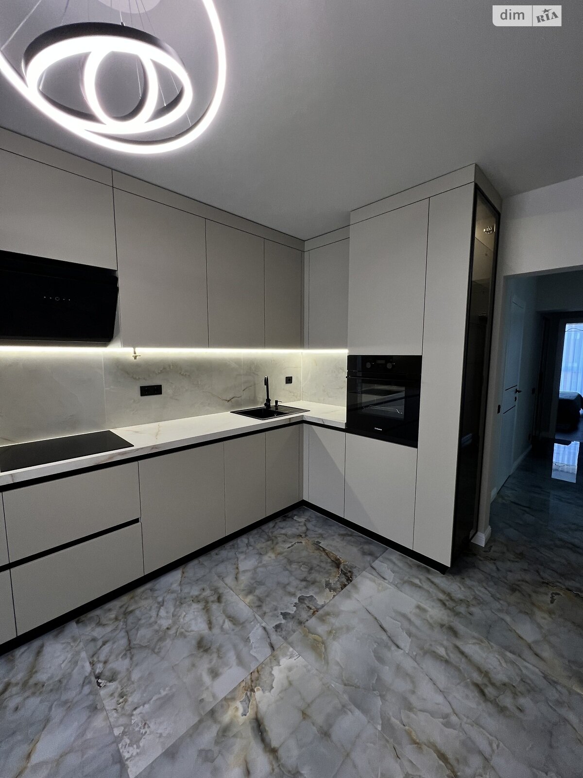 Продажа двухкомнатной квартиры в Черновцах, на ул. Черновола Вячеслава 1 корпус 5, район Первомайский фото 1 Продажа двухкомнатной квартиры в Черновцах, на ул. Черновола Вячеслава 1 корпус 5, район Первомайский фото 1