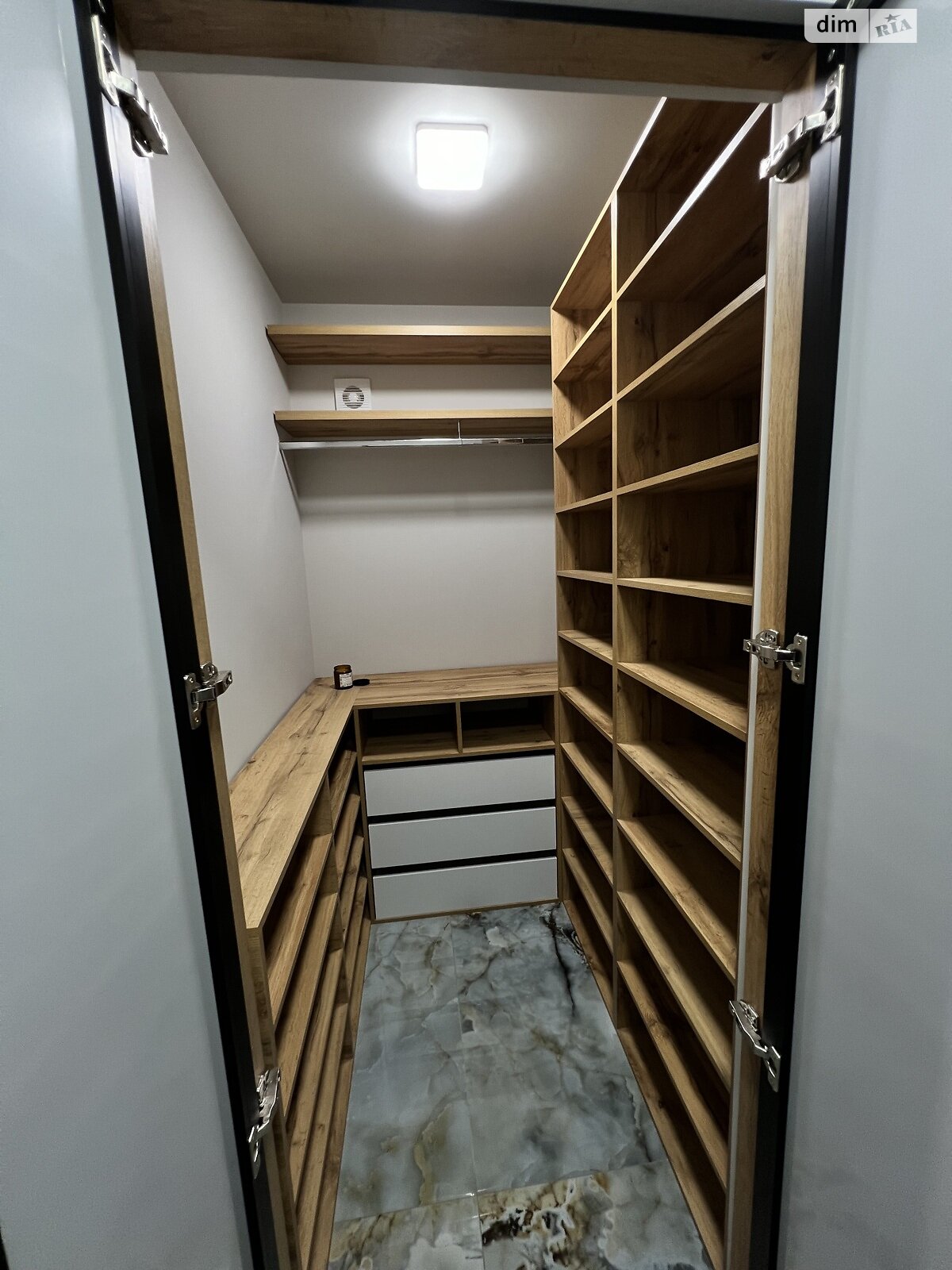 Продажа двухкомнатной квартиры в Черновцах, на ул. Черновола Вячеслава 1 корпус 5, район Первомайский фото 1 Продажа двухкомнатной квартиры в Черновцах, на ул. Черновола Вячеслава 1 корпус 5, район Первомайский фото 1