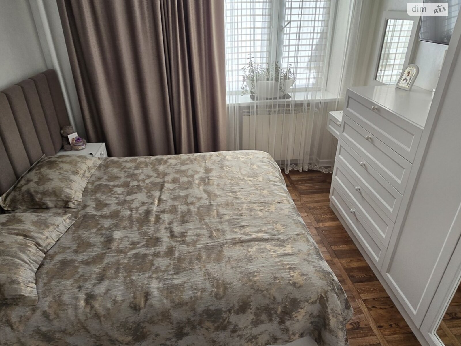 Продаж трикімнатної квартири в Чернівцях, на вул. Головна, кв. 9, район Першотравневий фото 1 Продаж трикімнатної квартири в Чернівцях, на вул. Головна, кв. 9, район Першотравневий фото 1