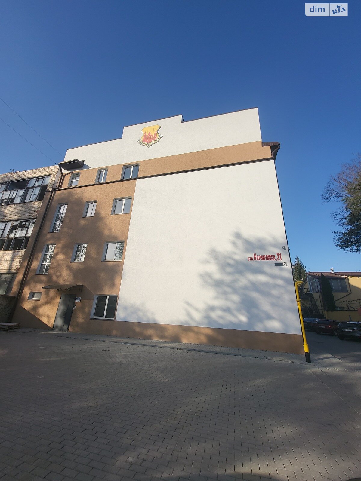 Продаж трикімнатної квартири в Чернівцях, на вул. Кармелюка Устима 21, район Першотравневий фото 1 Продаж трикімнатної квартири в Чернівцях, на вул. Кармелюка Устима 21, район Першотравневий фото 1