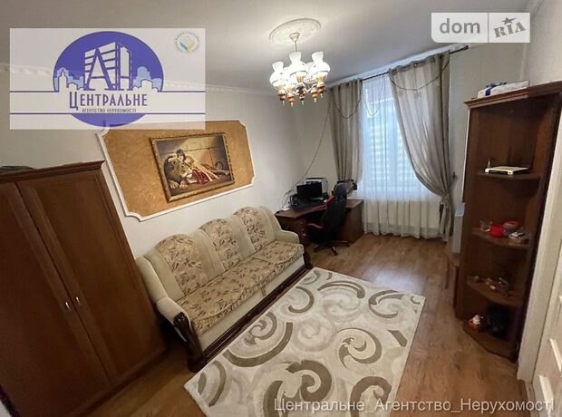 Продажа трехкомнатной квартиры в Черновцах, на ул. Русская район Первомайский фото 1 Продажа трехкомнатной квартиры в Черновцах, на ул. Русская район Первомайский фото 1