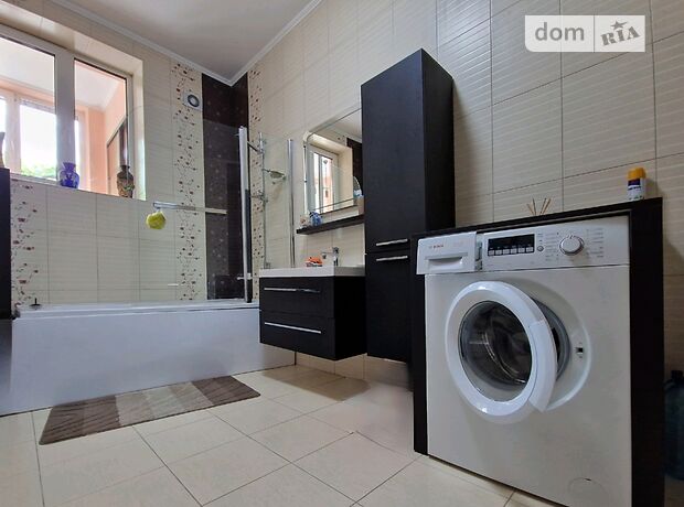 Продаж двокімнатної квартири в Чернівцях на вул. Руська 59, кв. 4, район Першотравневий фото 1 Продаж двокімнатної квартири в Чернівцях на вул. Руська 59, кв. 4, район Першотравневий фото 1