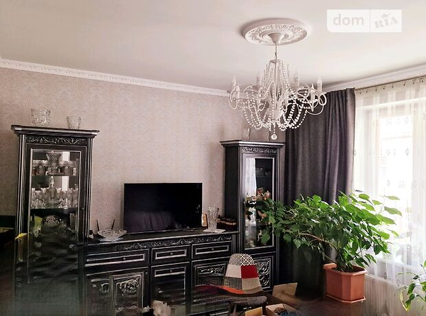 Продаж двокімнатної квартири в Чернівцях на вул. Руська 59, кв. 4, район Першотравневий фото 1 Продаж двокімнатної квартири в Чернівцях на вул. Руська 59, кв. 4, район Першотравневий фото 1