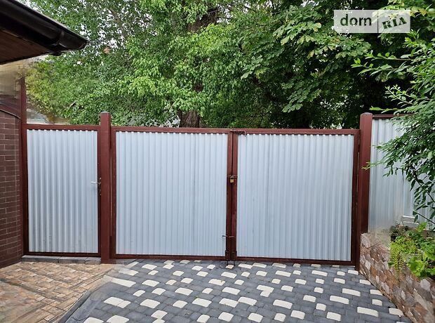Продаж двокімнатної квартири в Чернівцях на вул. Руська 59, кв. 4, район Першотравневий фото 1 Продаж двокімнатної квартири в Чернівцях на вул. Руська 59, кв. 4, район Першотравневий фото 1