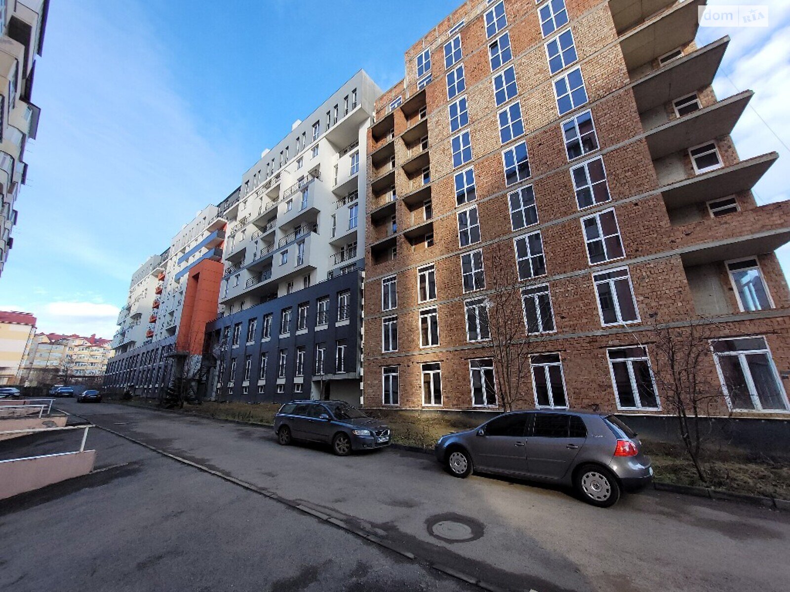 Продаж трикімнатної квартири в Чернівцях, на вул. Руська 229Б, район Першотравневий фото 1