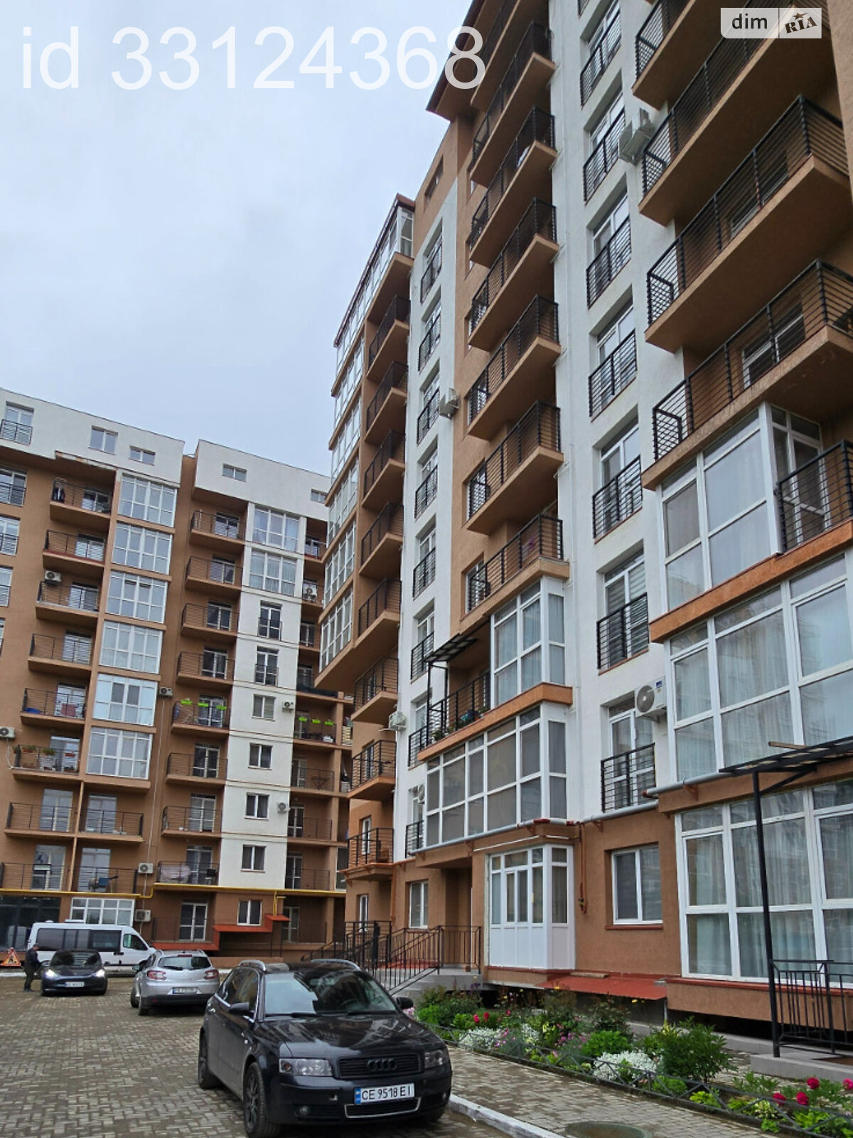 Продаж трикімнатної квартири в Чернівцях, на вул. Руська 241, район Першотравневий фото 1 Продаж трикімнатної квартири в Чернівцях, на вул. Руська 241, район Першотравневий фото 1
