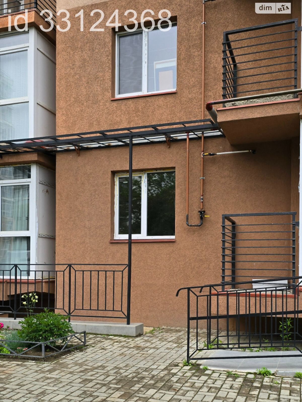 Продаж трикімнатної квартири в Чернівцях, на вул. Руська 241, район Першотравневий фото 1 Продаж трикімнатної квартири в Чернівцях, на вул. Руська 241, район Першотравневий фото 1