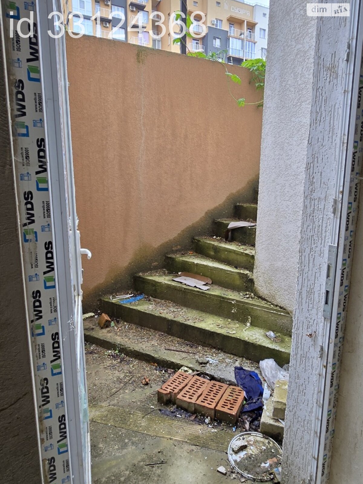 Продаж трикімнатної квартири в Чернівцях, на вул. Руська 241, район Першотравневий фото 1 Продаж трикімнатної квартири в Чернівцях, на вул. Руська 241, район Першотравневий фото 1