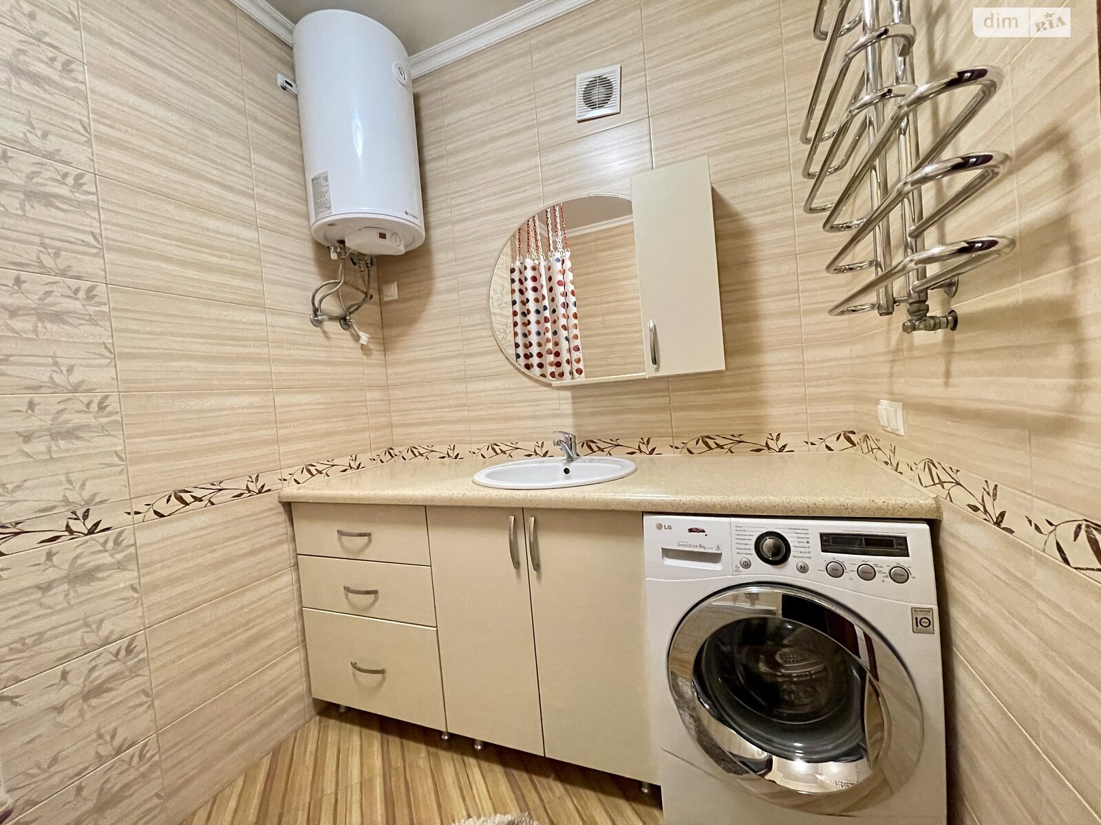 Продажа трехкомнатной квартиры в Черновцах, на ул. Русская, район Первомайский фото 1 Продажа трехкомнатной квартиры в Черновцах, на ул. Русская, район Первомайский фото 1