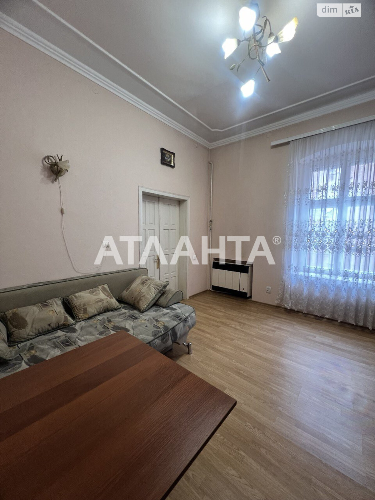 Продаж трикімнатної квартири в Чернівцях, на вул. Шептицького Андрея Митрополита, район Першотравневий фото 1 Продаж трикімнатної квартири в Чернівцях, на вул. Шептицького Андрея Митрополита, район Першотравневий фото 1