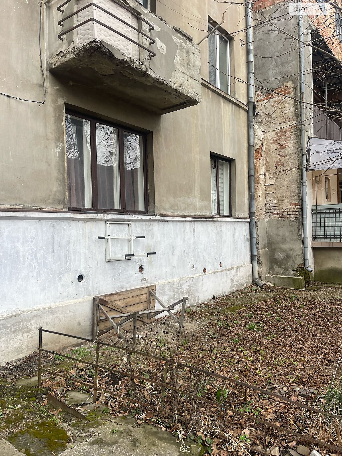 Продаж трикімнатної квартири в Чернівцях, на вул. Українська, район Першотравневий фото 1 Продаж трикімнатної квартири в Чернівцях, на вул. Українська, район Першотравневий фото 1