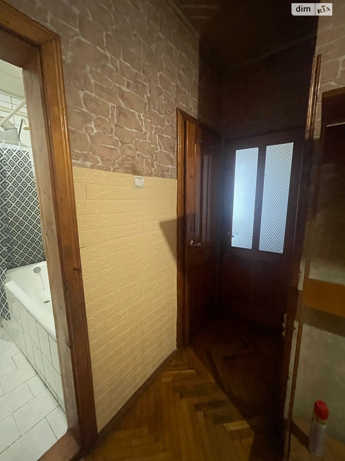 Продаж трикімнатної квартири в Чернівцях, на вул. Українська, район Першотравневий фото 1 Продаж трикімнатної квартири в Чернівцях, на вул. Українська, район Першотравневий фото 1