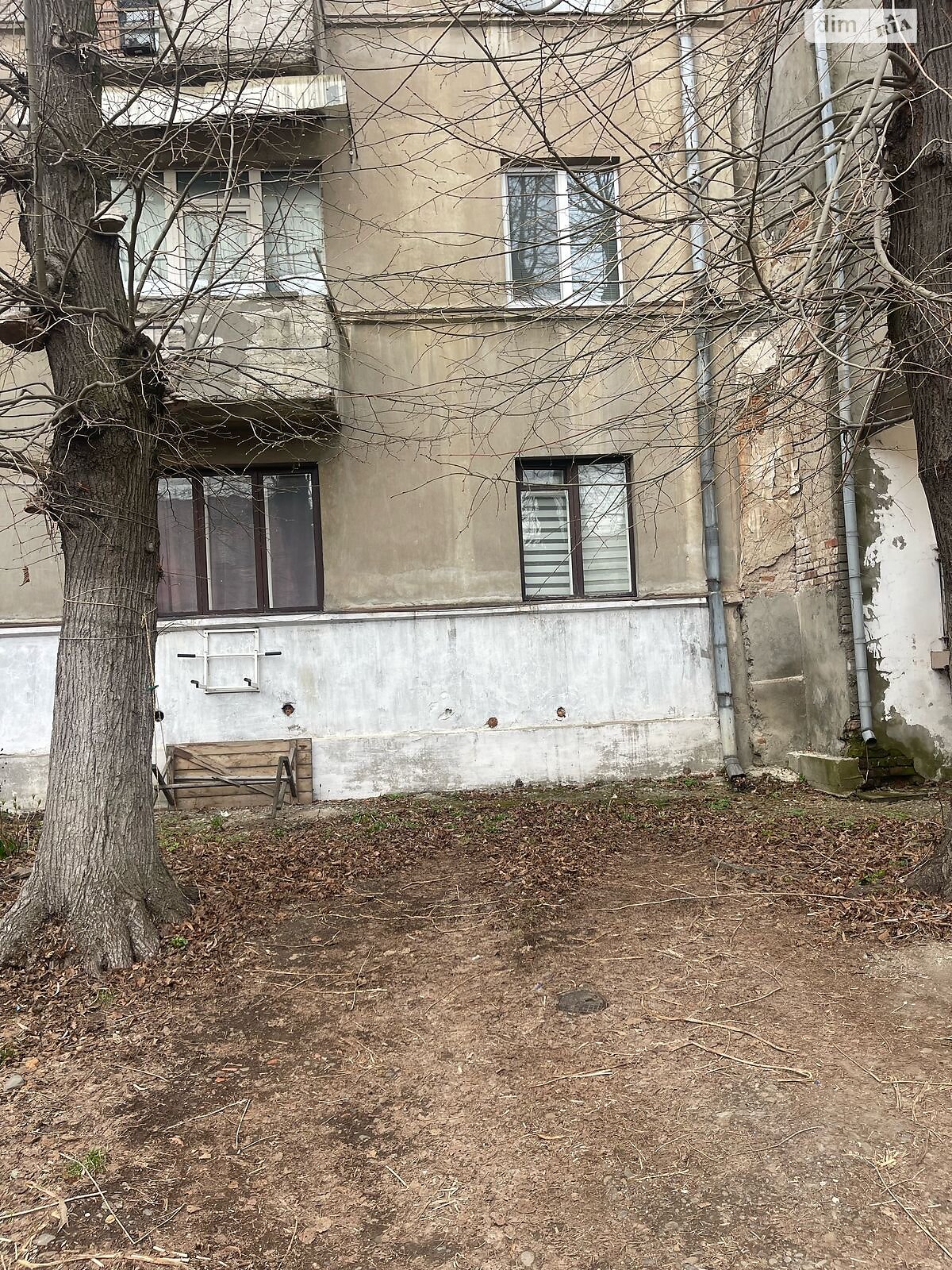 Продаж трикімнатної квартири в Чернівцях, на вул. Українська, район Першотравневий фото 1 Продаж трикімнатної квартири в Чернівцях, на вул. Українська, район Першотравневий фото 1