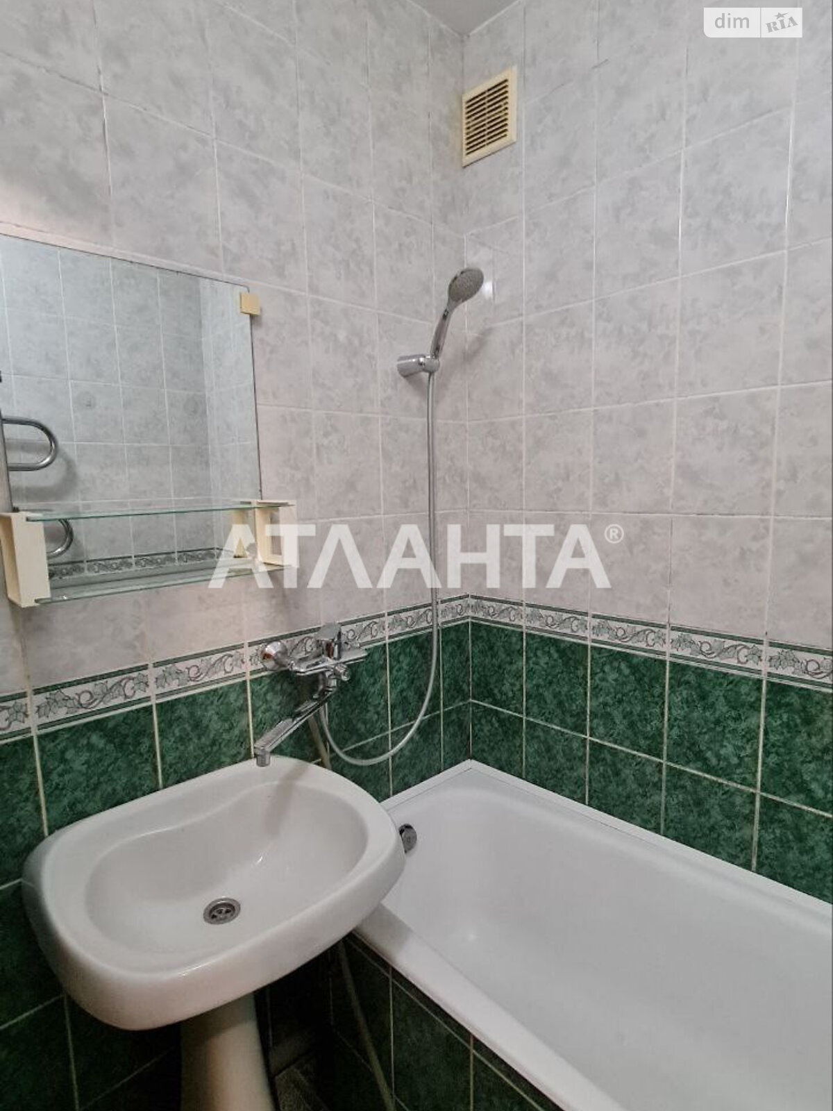 Продажа трехкомнатной квартиры в Черновцах, на ул. Залозецкого Владимира, район Первомайский фото 1 Продажа трехкомнатной квартиры в Черновцах, на ул. Залозецкого Владимира, район Первомайский фото 1