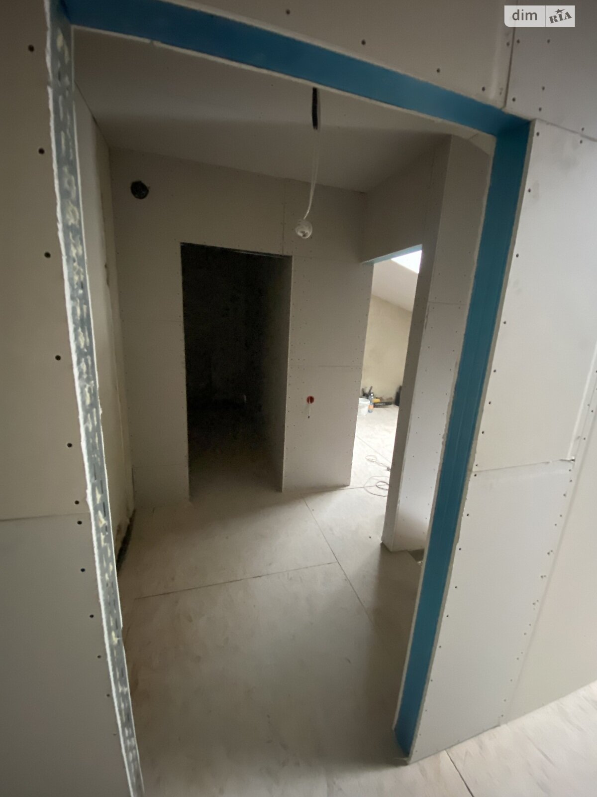 Продажа трехкомнатной квартиры в Черновцах, на ул. Международная 41, кв. 11, район Пригородная зона фото 1 Продажа трехкомнатной квартиры в Черновцах, на ул. Международная 41, кв. 11, район Пригородная зона фото 1